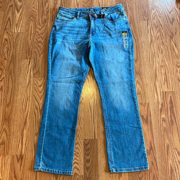 🆕 Lee Regular Fit Straight Leg Mid Rise Secretly Shapes Jeans Size 16 Medium - Picture 1 of 12